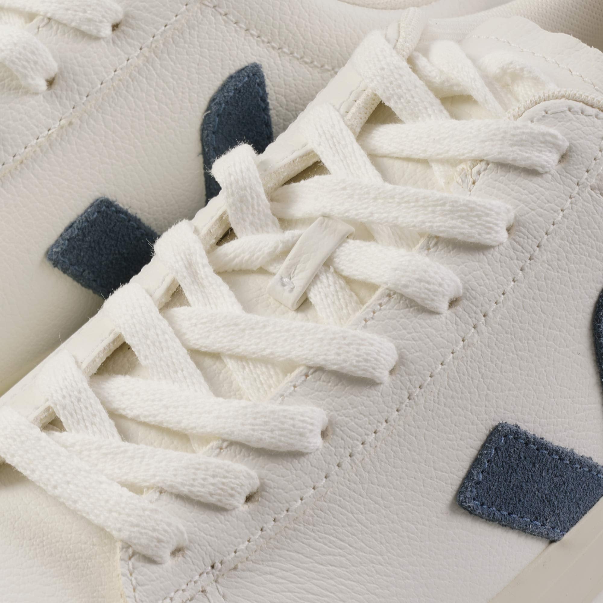 Veja Womens Campo Chromefree Leather - White and California