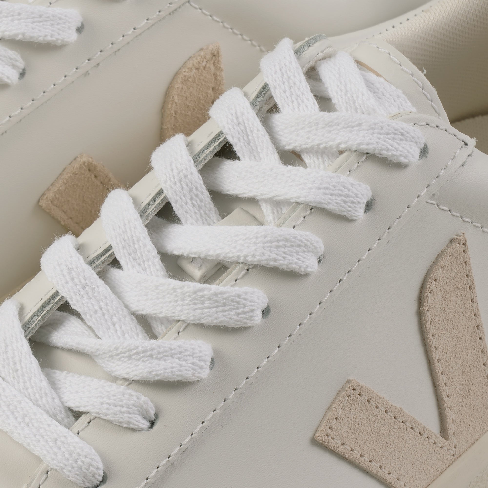 Veja Womens Esplar Leather - White and Sable