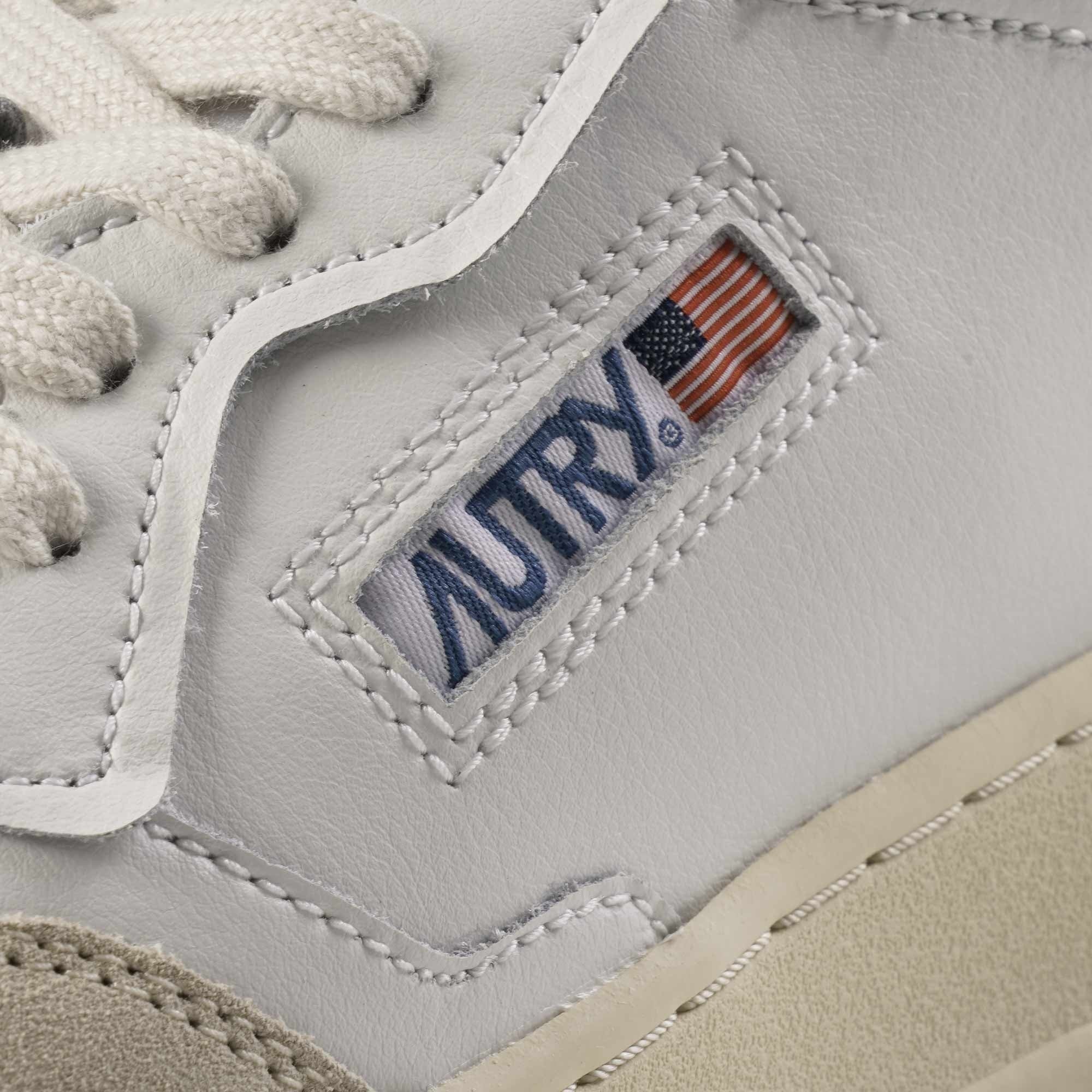 Medalist Low Sneaker - White/Black