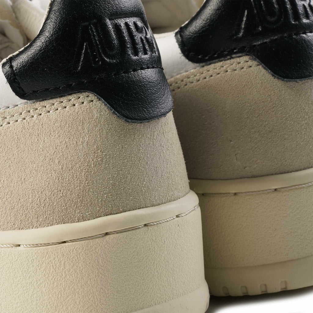 Medalist Low Sneaker - White/Black