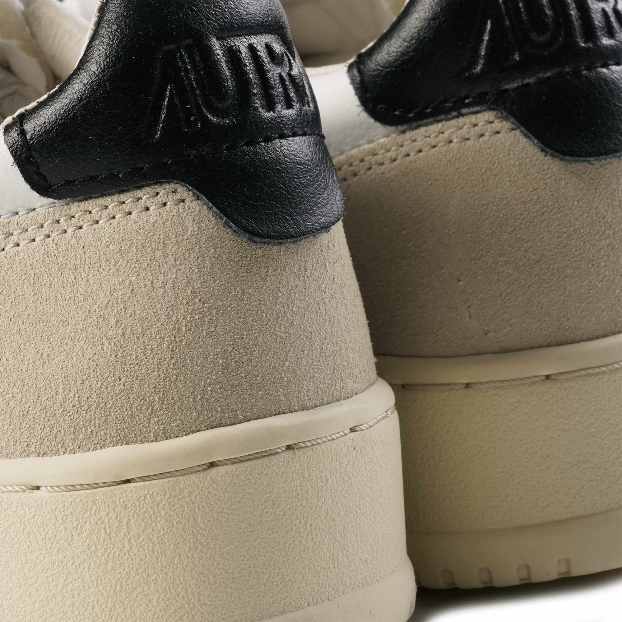 Medalist Low Sneaker - White/Black