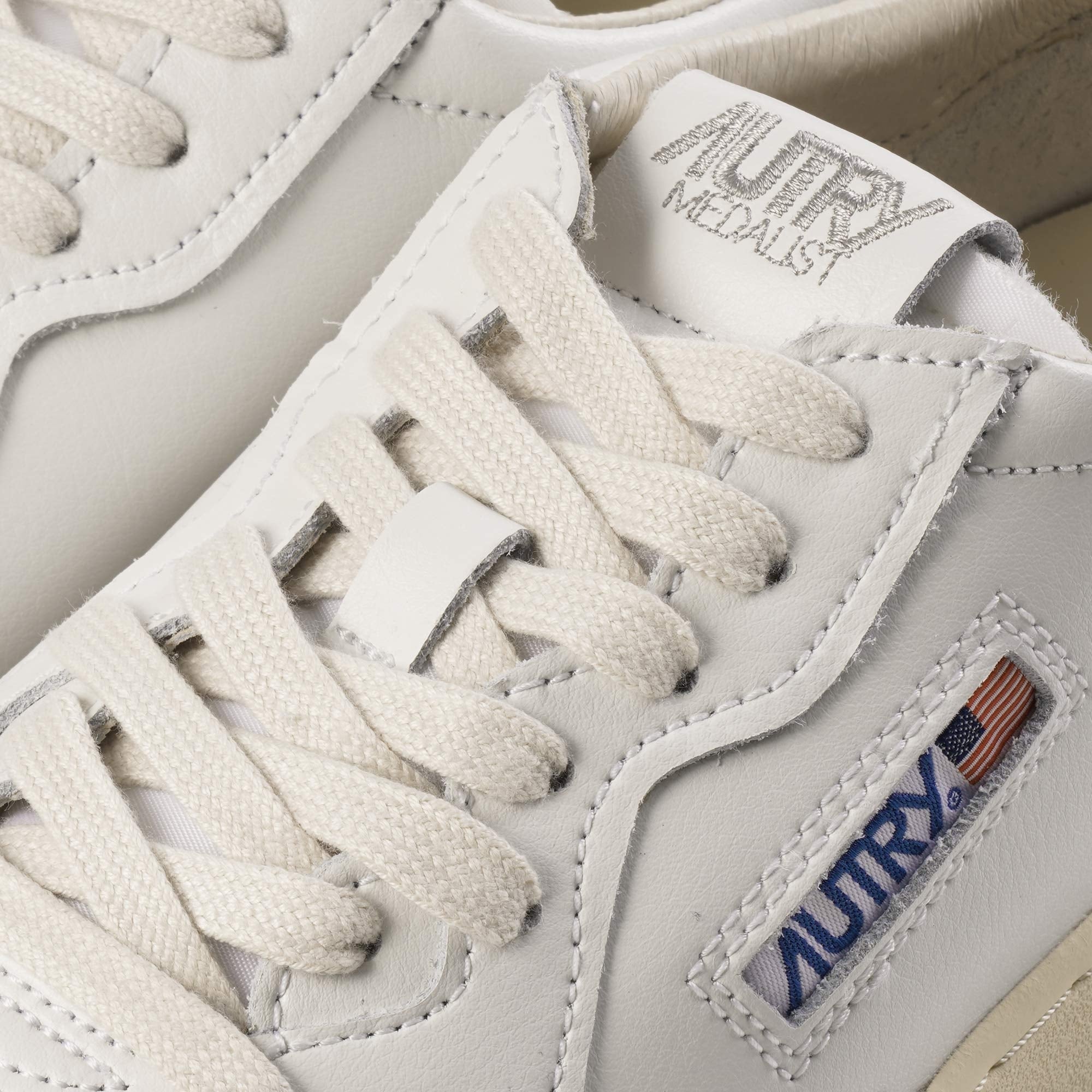 Medalist Low Sneaker - White/Green