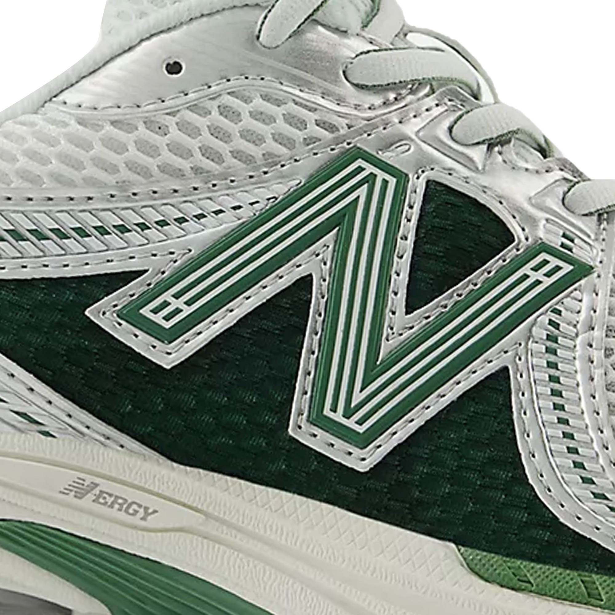 860v2 - Mallard Green 'Northern Lights'