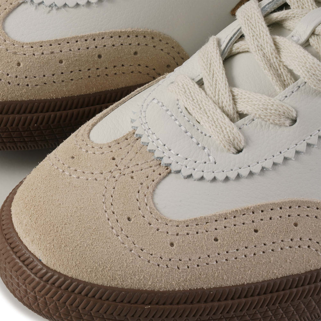 Veja Volley O.T. Leather - White and Tent Bark