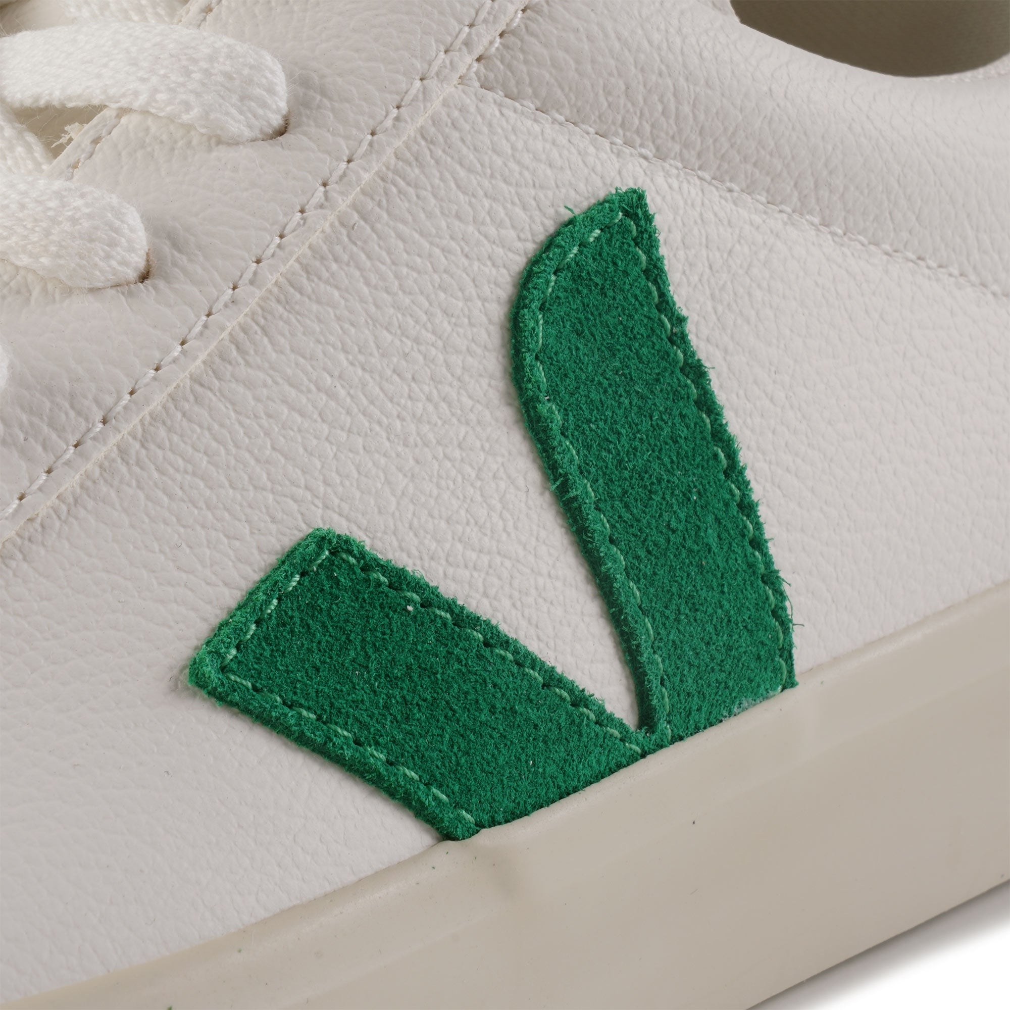 Veja Campo Chromefree Leather - Extra White Emeraude