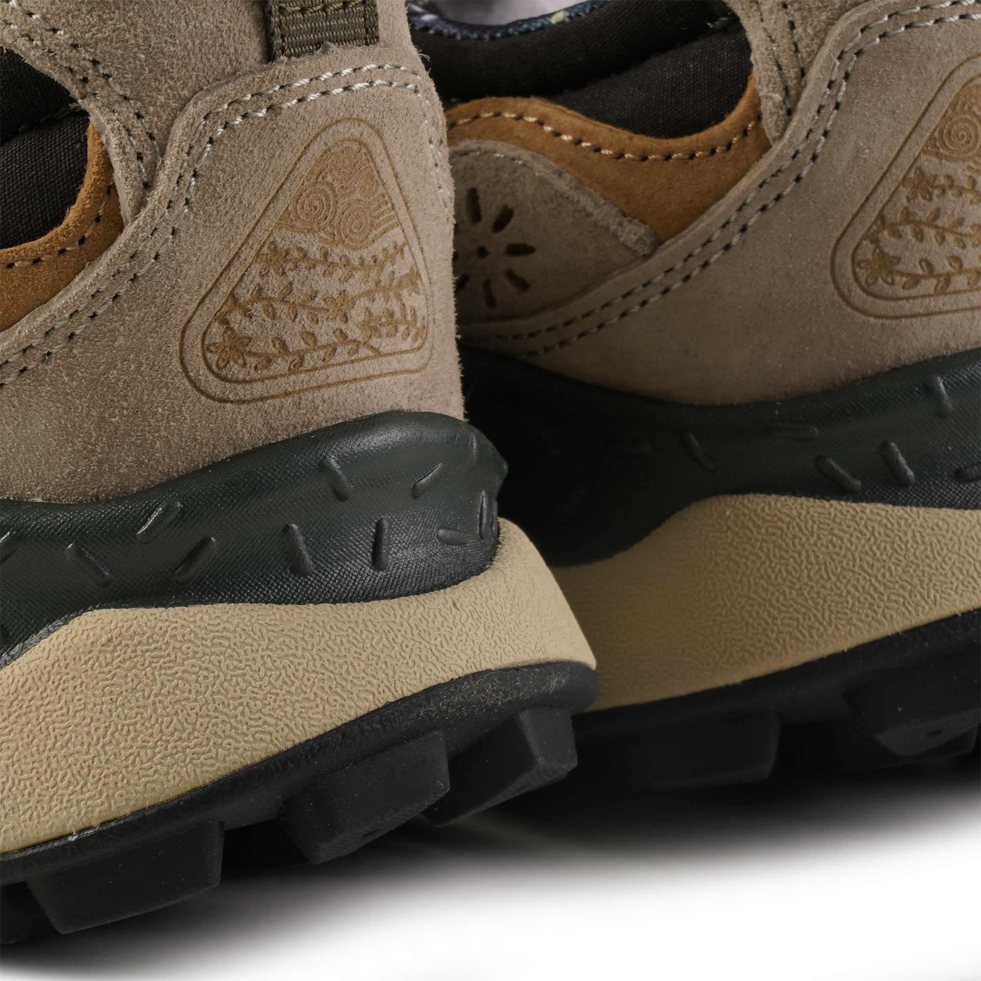 x Flower Mountain Yamano 3 - Brown and Beige