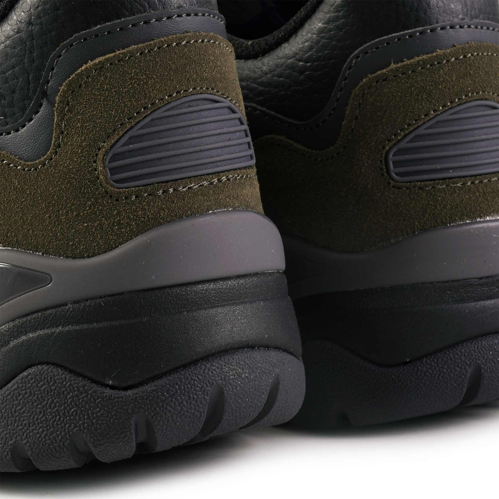 Karhu Fusion XT - Black and Laurel Wreath