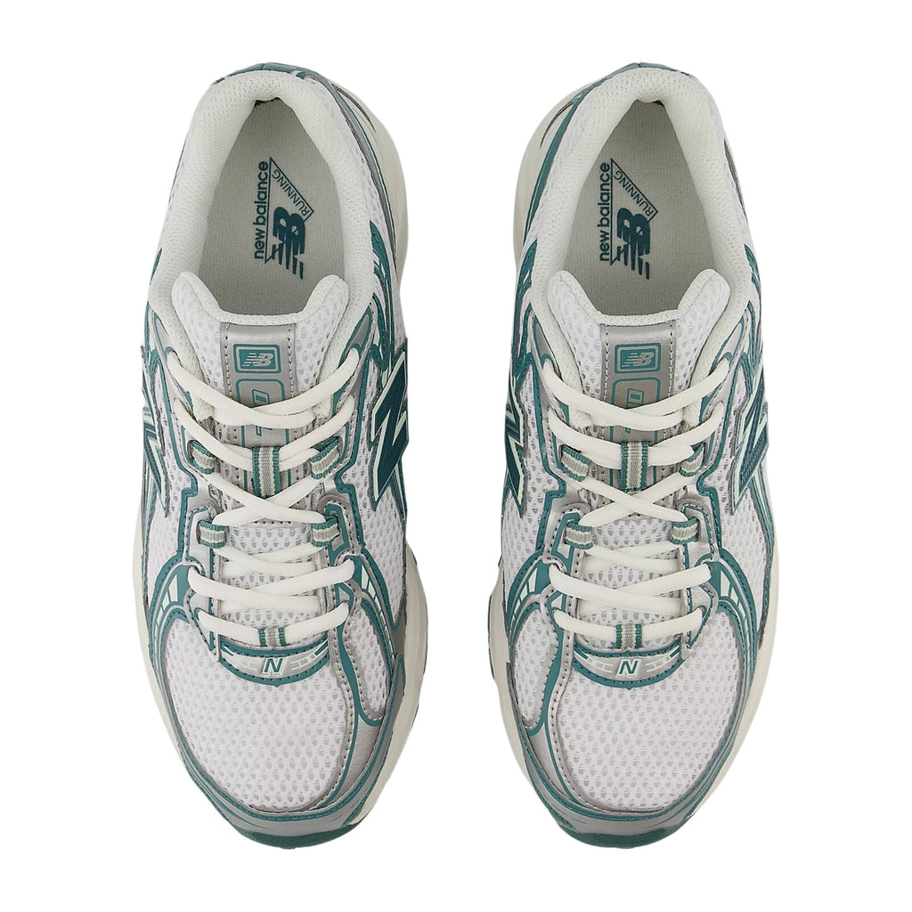 740 - Marsh Green and White