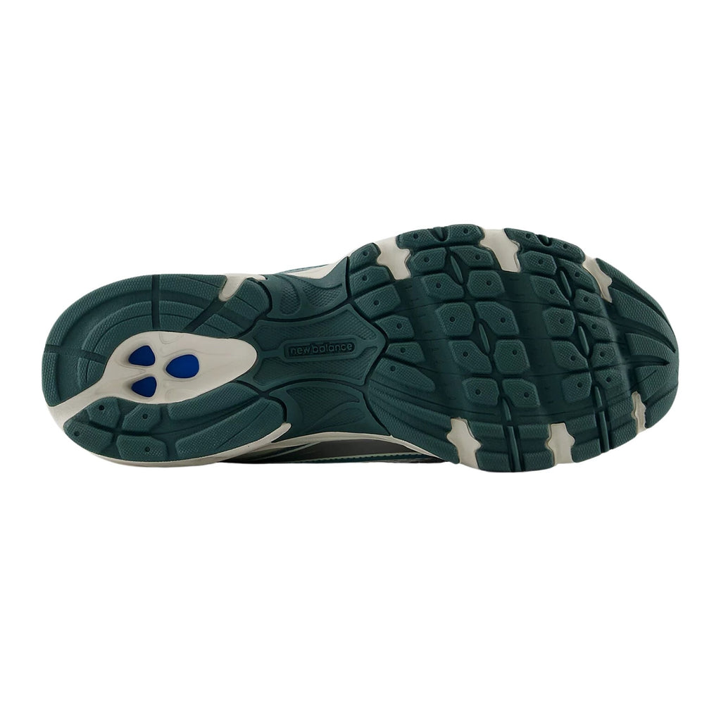 740 - Marsh Green and White