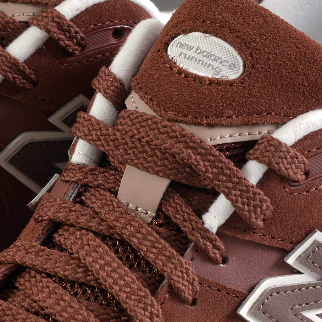 New Balance 2002R - Brown