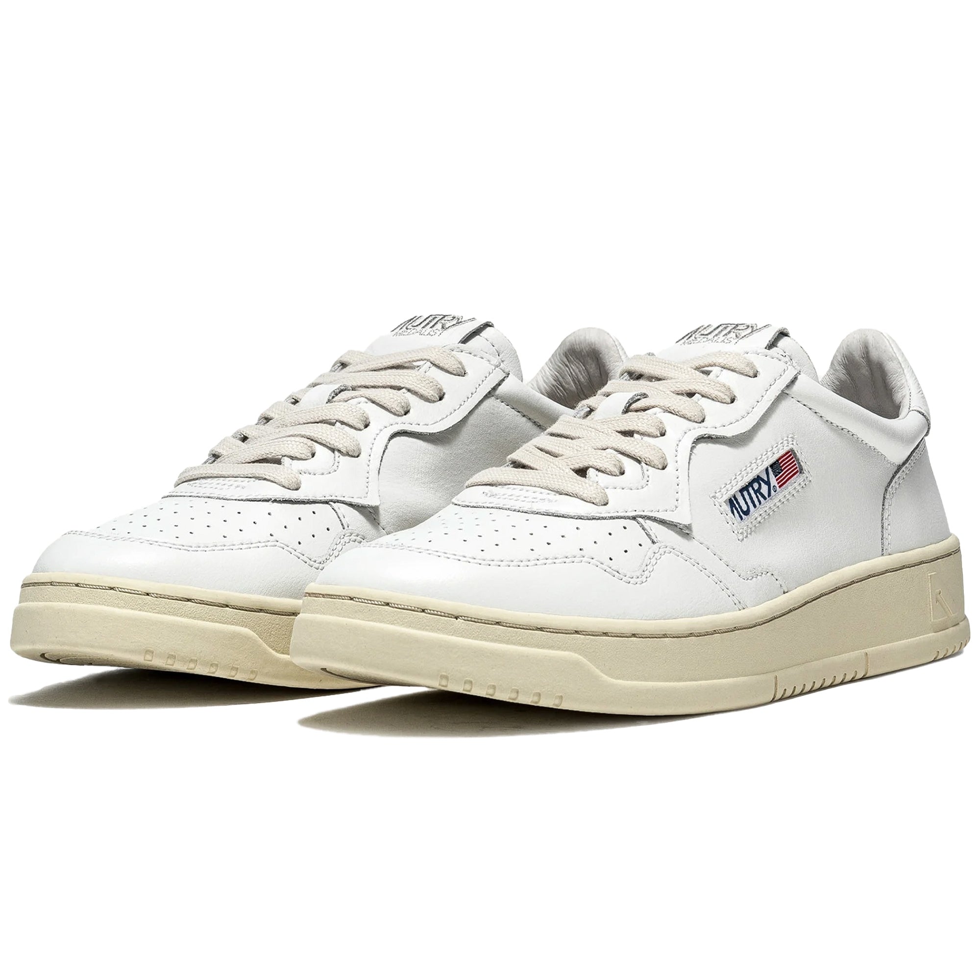 Medalist Low Sneaker - White