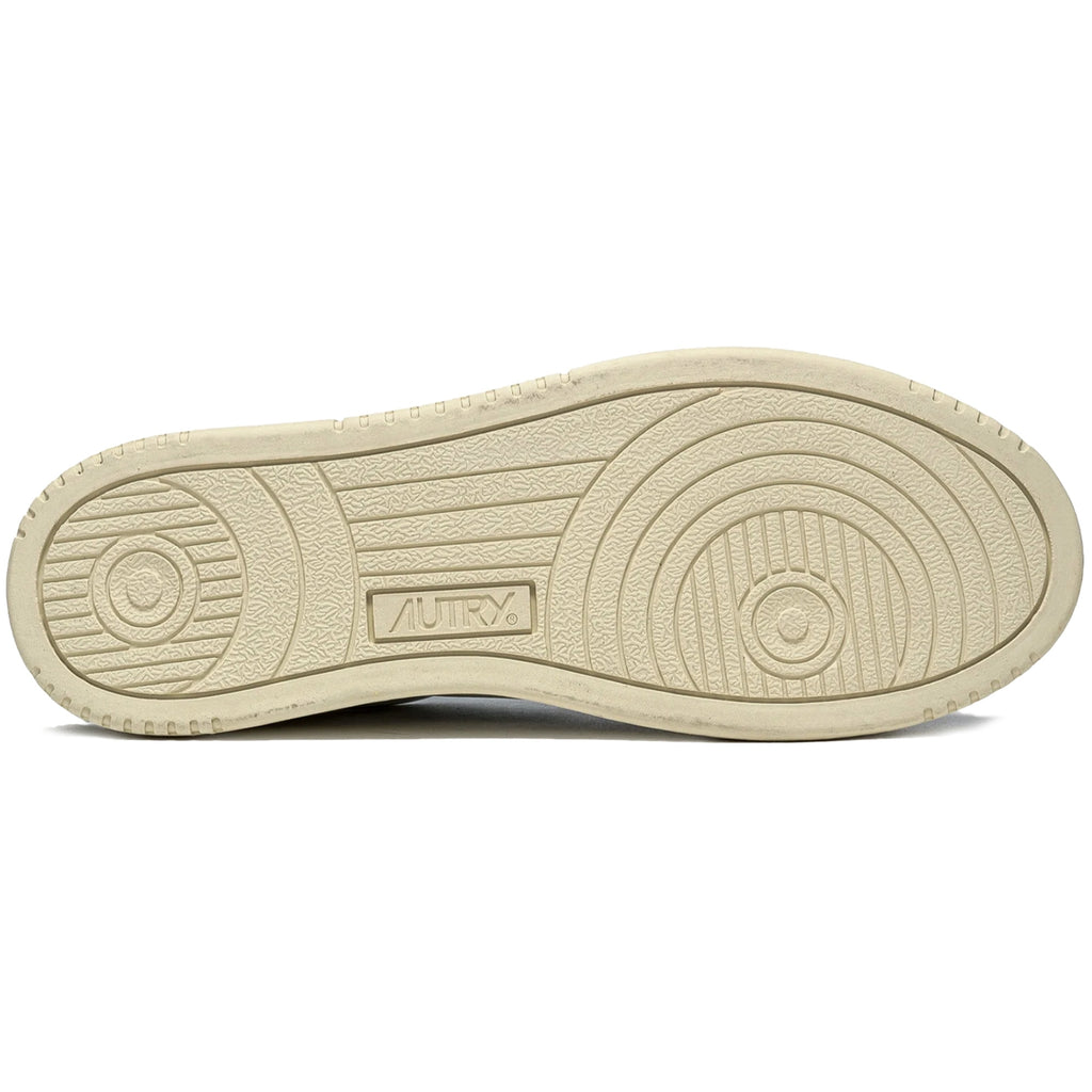 Medalist Low Sneaker - White