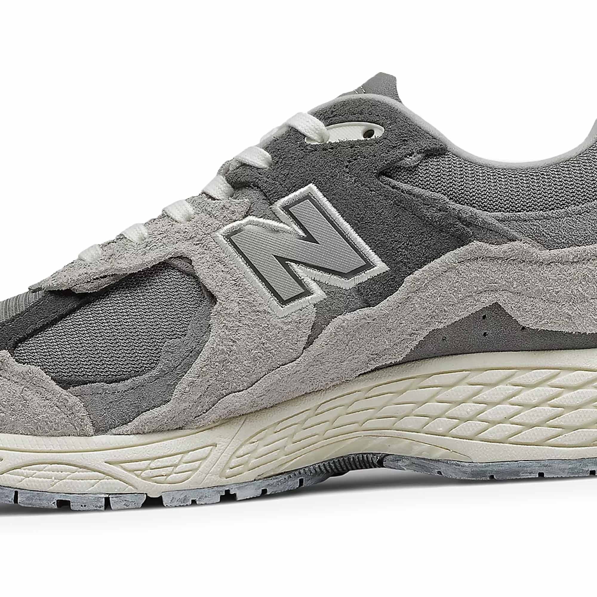 2002R Protection Pack Shoes - Grey