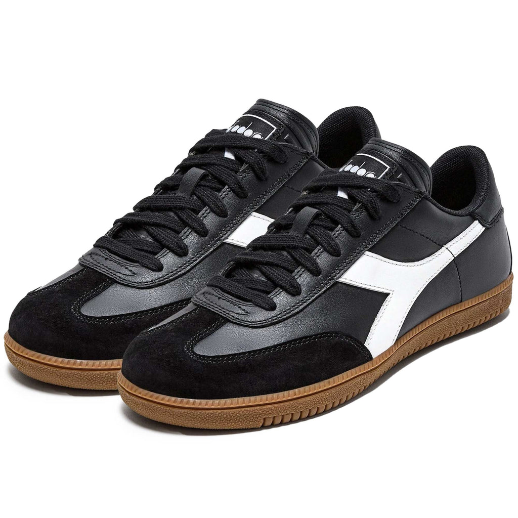 Trainer - Black and White