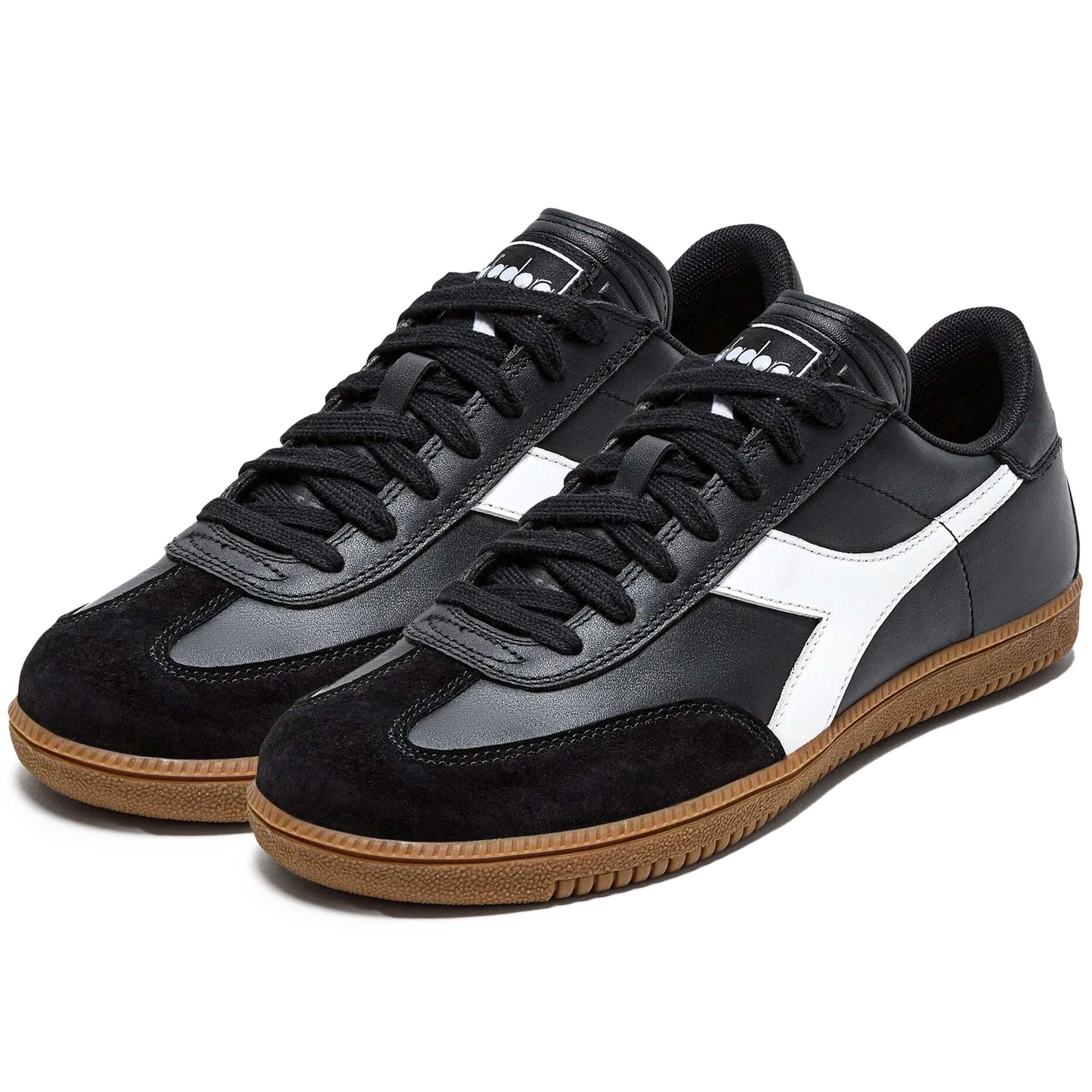 Trainer - Black and White