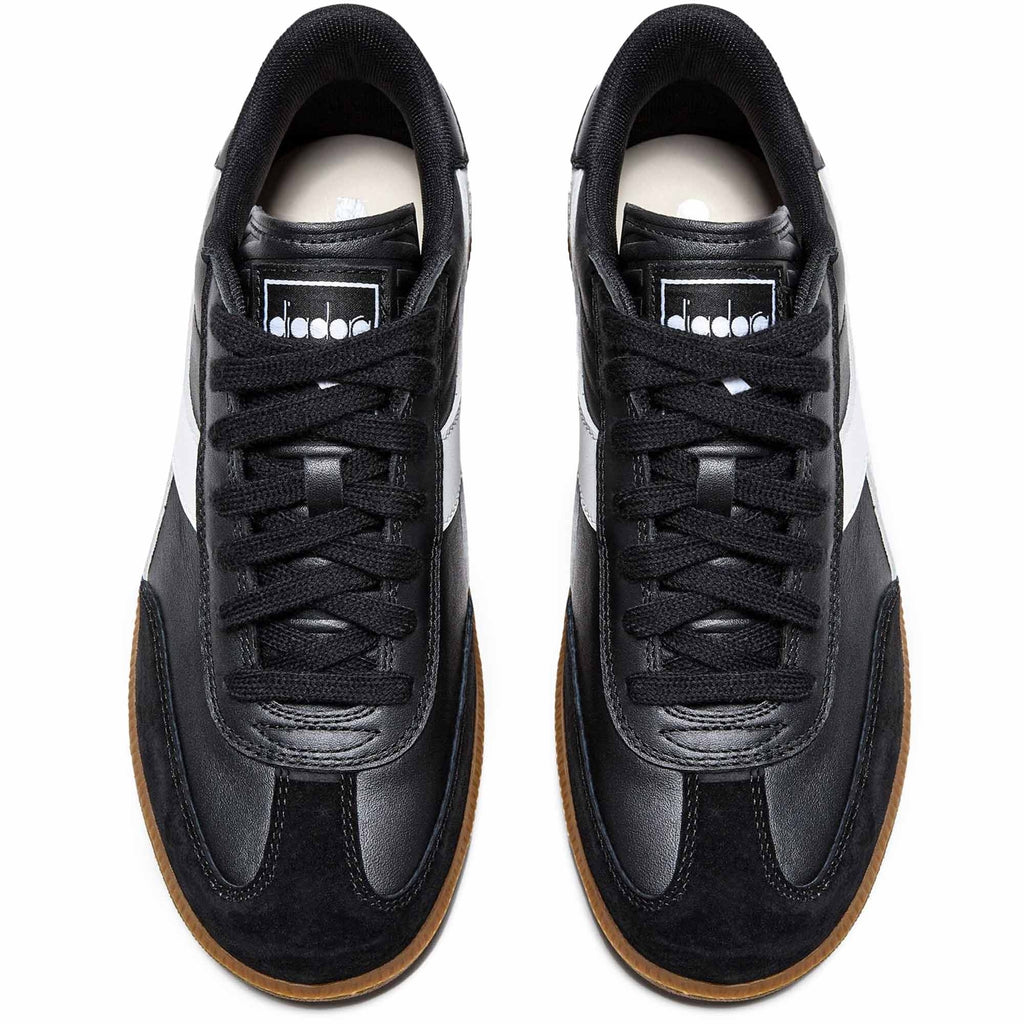 Trainer - Black and White