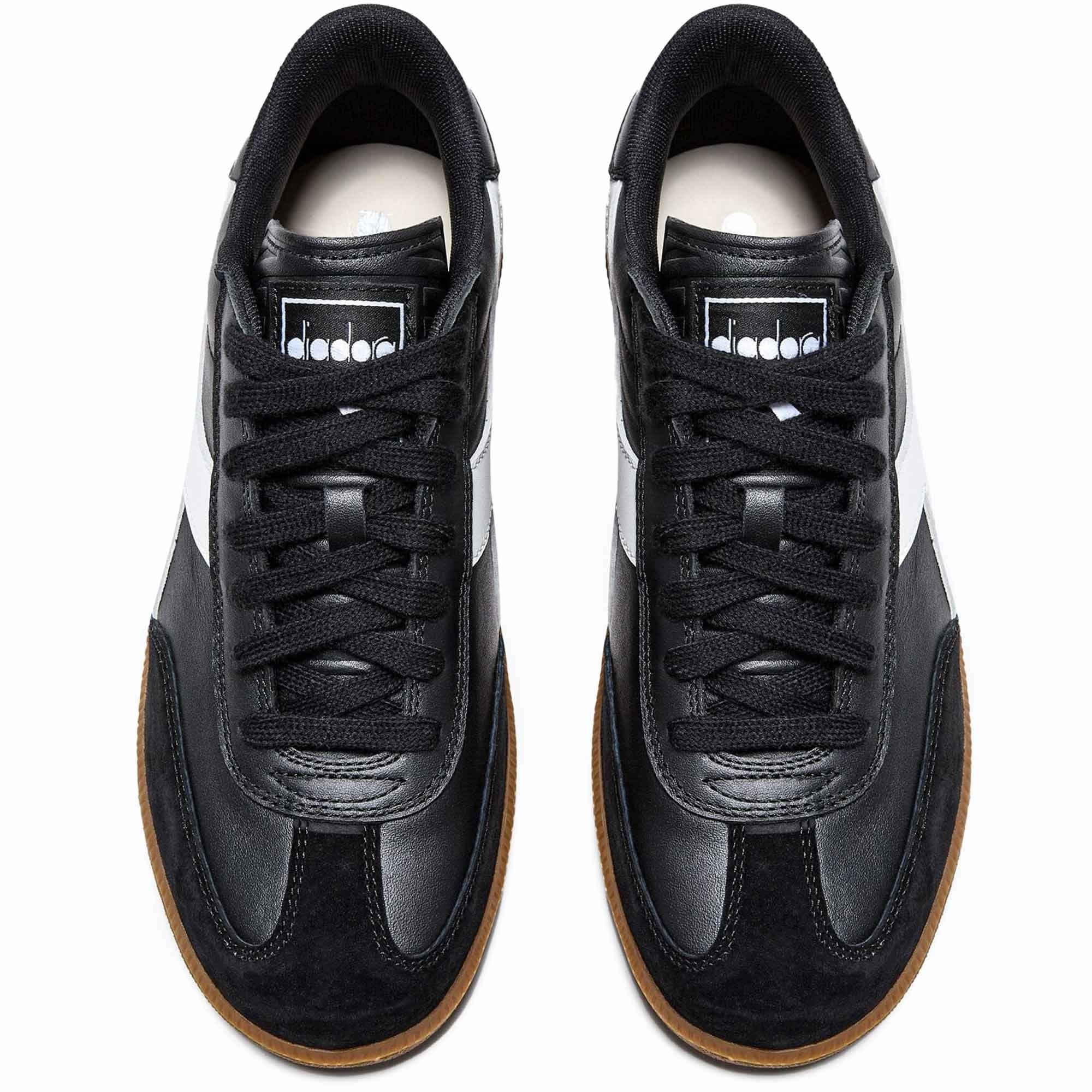 Trainer - Black and White